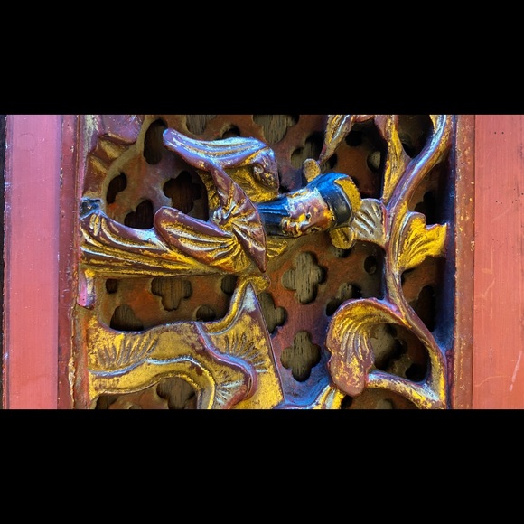 ANTIQUE ORIENTAL HAND CARVED RED And GOLD WALL PLAQUES - Picture 11 of 14